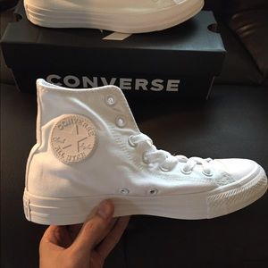 Converse White Monochrome